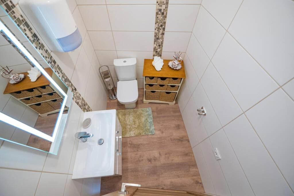 Homely Kreves Apartment By Polo Apartments Каунас Екстериор снимка
